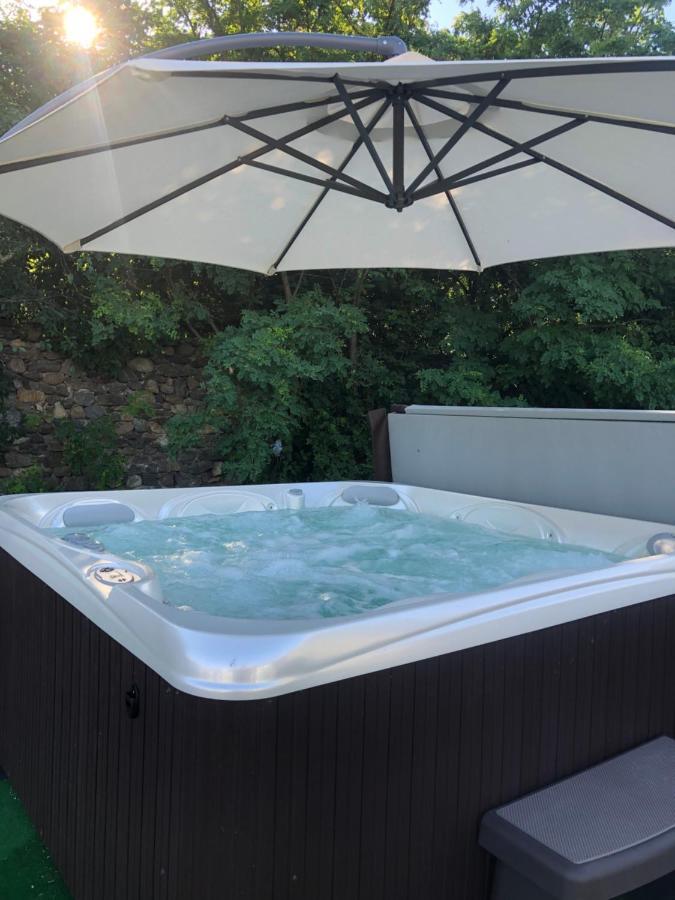 La Mosie Hotell Haţeg Eksteriør bilde